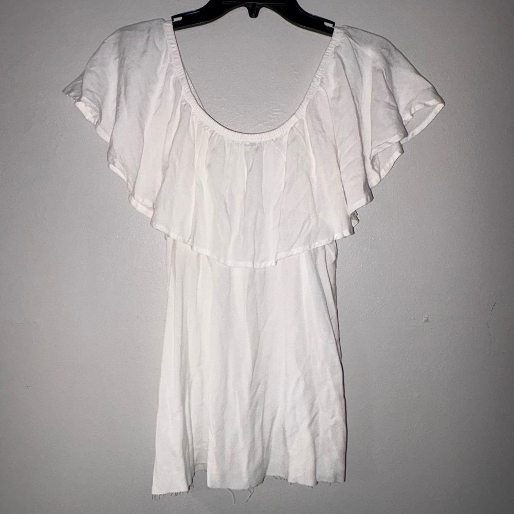Style Envy Womens White Off The Shoulder Ruffle Top Raw Hem Small 150838